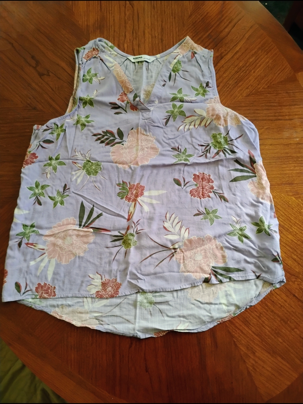 Sonoma Lavender Floral V-Neck Sleeveless Camisole - Size: Large
